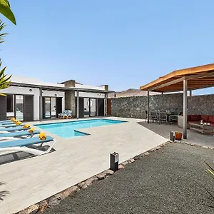 3 Bedroom With Private Pool Close To Papagayo Villa Playa Blanca (Lanzarote)